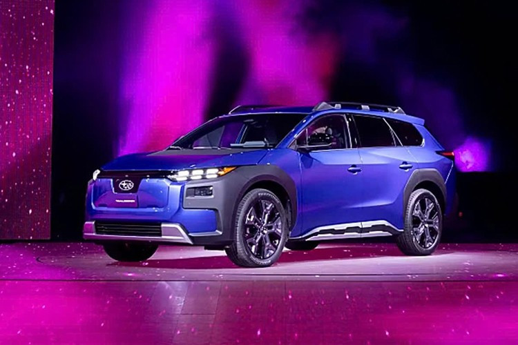 Subaru vừa công bố mẫu xe điện hoàn toàn mới Trailseeker 2026 với mức giá khởi điểm từ 39.995 USD (tương đương 1,04 tỷ đồng), cao hơn 5.000 USD (khoảng 13 triệu đồng) so với Outback mới.