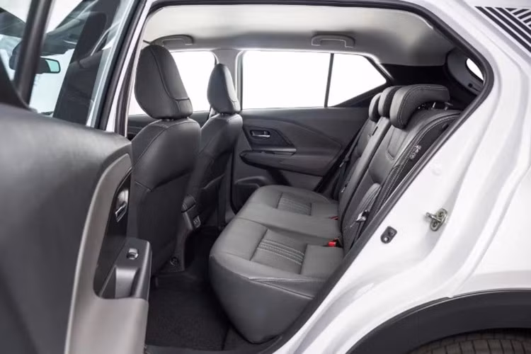 Sức mạnh của Nissan Kait đến từ động cơ 1.6L hút khí tự nhiên, 16 van, hỗ trợ nhiên liệu linh hoạt. Công suất đạt 113 mã lực khi dùng ethanol và 110 mã lực khi dùng xăng, mô-men xoắn tương ứng 149 Nm và 146 Nm. Hộp số CVT được giữ nguyên từ Kicks Play.