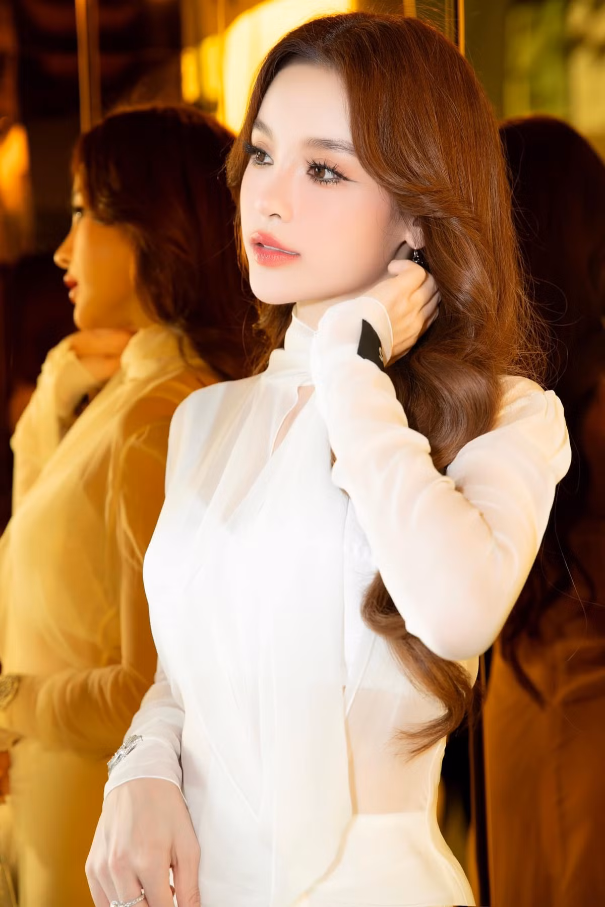 Không chỉ được biết đến là “phú bà” với chuỗi khách sạn nổi tiếng tại TP HCM, Huyền Baby còn khiến nhiều người ngưỡng mộ bởi hình ảnh sang chảnh trên mạng xã hội, thường xuyên chia sẻ khoảnh khắc du lịch, tận hưởng ẩm thực cao cấp.