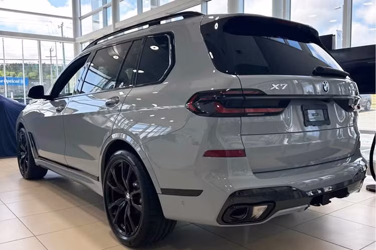 Nguồn tin này cũng cho biết, thay đổi đáng chú ý nhất trên phiên bản mới của X7 sẽ đến từ hệ thống hỗ trợ người lái tiên tiến (ADAS). Cụ thể, mẫu SUV cỡ lớn của BMW có thể sẽ được trang bị đầy đủ các tính năng an toàn hiện đại.