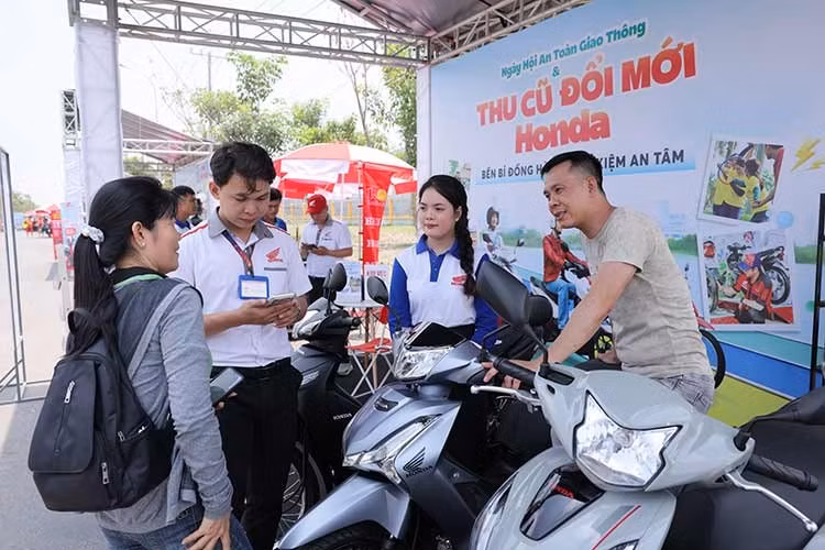 Gallery - Honda Việt Nam triển khai “thu cũ đổi mới” cho người dùng xe máy | Báo Tri thức và Cuộc sống - TIN TỨC PHỔ BIẾN KIẾN THỨC 24H