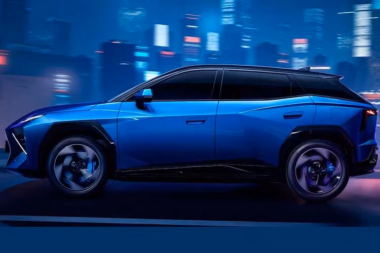 Tại Việt Nam, Omoda C4 nhiều khả năng sẽ được phân phối với đầy đủ các tùy chọn hệ truyền động, bao gồm động cơ xăng, hybrid và thuần điện, nhằm đáp ứng đa dạng nhu cầu của người dùng trong bối cảnh xu hướng điện hóa đang ngày càng phát triển.