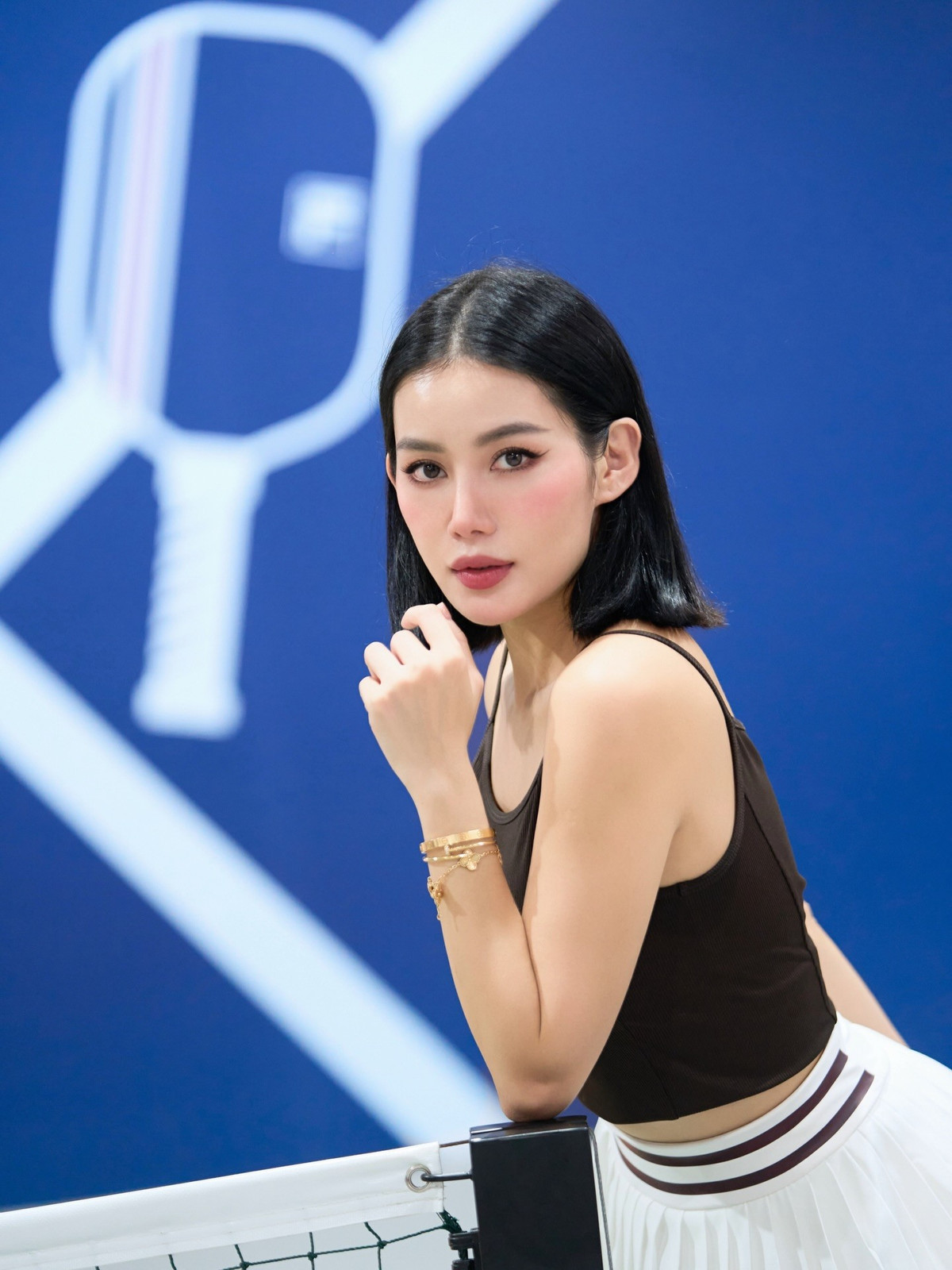 Milan Phạm, tên thật Phạm Trà My, sinh năm 1990, là một trong những hot girl đời đầu của Vbiz, cùng thời với Sam, Midu, Huyền Baby. Cô từng gây chú ý mạnh mẽ khi tham gia series phim ngắn “Phở”, xuất hiện trong nhiều MV ca nhạc và được mệnh danh là “quả bom sexy” nhờ những bộ ảnh khoe hình thể quyến rũ.