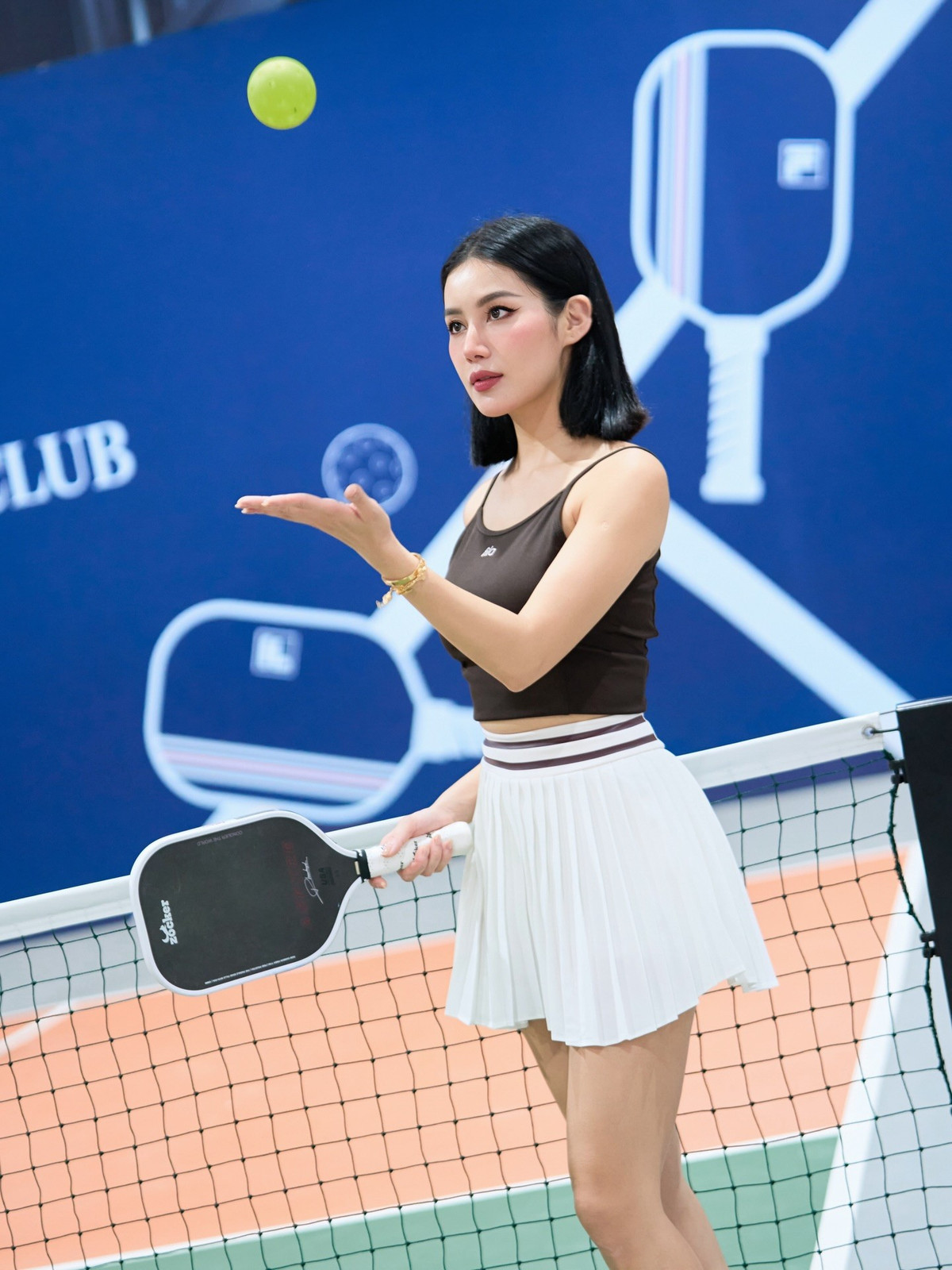 Hình ảnh này cho thấy sự thay đổi rõ rệt trong phong cách của người đẹp: từ những bộ ảnh gợi cảm ngày nào sang vẻ đẹp của một phụ nữ hiện đại, yêu thể thao và trân trọng sức khỏe.