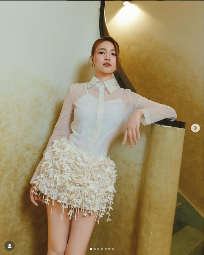 Bên cạnh phim ảnh, Ninh Dương Lan Ngọc còn hoạt động sôi nổi ở mảng truyền hình và gameshow. Cô ghi dấu ấn mạnh mẽ với hình ảnh năng động, hài hước trong các chương trình như Running Man Vietnam, 7 nụ cười xuân, Quý ông đại chiến và gần đây là Chị đẹp đạp gió rẽ sóng. Sự duyên dáng, thân thiện giúp Lan Ngọc chiếm trọn cảm tình của đông đảo khán giả.