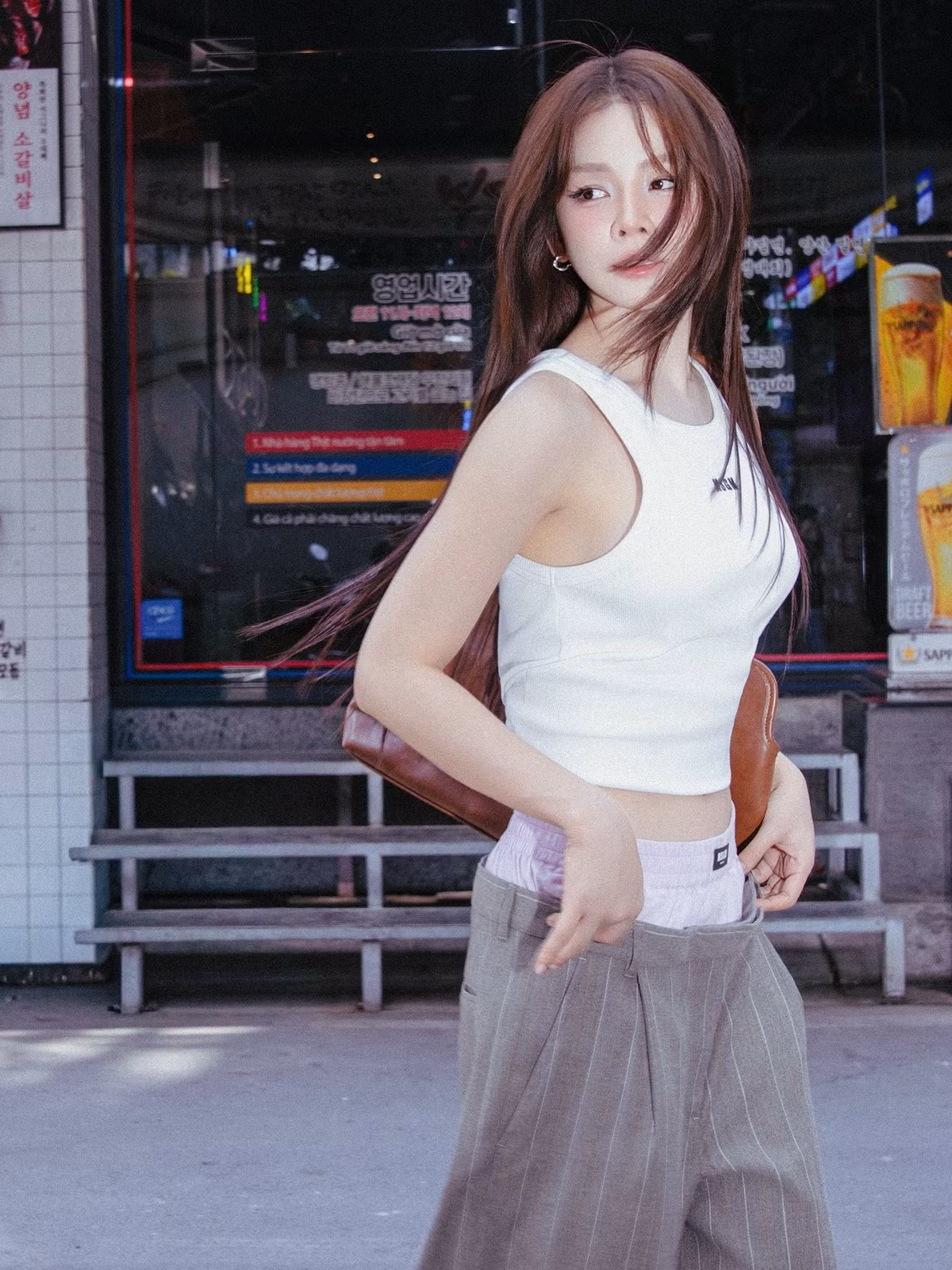 Mie được biết đến với biệt danh “Búp bê DJ” hay “Búp bê EDM” nhờ gương mặt xinh xắn cùng phong cách trình diễn cuốn hút.