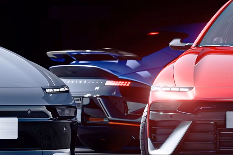 Dưới nắp xe, Hyundai dự kiến trang bị hệ truyền động dual-motor AWD, sử dụng pin dung lượng lớn 84 kWh, tương đương với Ioniq 5 N.