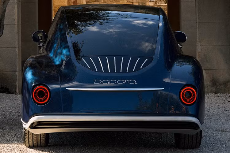 Thiết kế tổng thể do Pininfarina đảm nhiệm, cái tên đứng sau những kiệt tác Ferrari và Alfa Romeo, bảo chứng cho sự tinh tế đến từng chi tiết. Đó không còn là chiếc xe, mà là một tác phẩm sưu tầm.