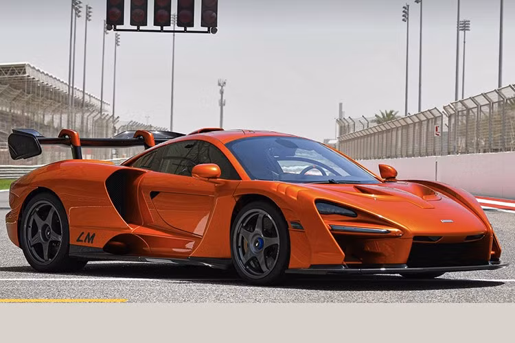 Ngoài ra, bộ sưu tập xe này còn có Senna, Senna GTR, P1, P1 GTR, Speedtail, Sabre và Elva tạo nên một danh sách dài những siêu xe tuyệt vời nhất của McLaren. Trong số những chiếc hiếm có của bộ sưu tập này có một chiếc McLaren F1 màu bạc Magie, 1 trong 7 chiếc duy nhất được nhập khẩu chính thức vào Hoa Kỳ.