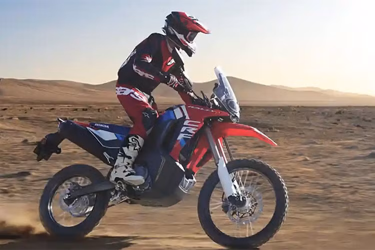 Khối lượng tổng thể của CRF250 Rally là 152 kg, với bình xăng dung tích 12 lít, phù hợp cho các chuyến đi địa hình dài và thử thách.