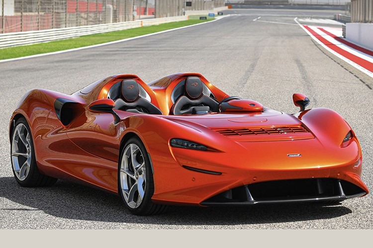 Điểm ấn tượng của bộ sưu tập này là chiếc McLaren F1 cuối cùng được chế tạo, được hoàn thiện với tông màu cam Mansour Orange đặc biệt, một màu sắc giờ đây không thể tách rời khỏi huyền thoại về người sáng tạo ra nó. Ban đầu, tông màu này được đặt tên là "Yquem", nhưng sau đó được đổi tên thành "Mansour Orange" để vinh danh chủ sở hữu của chiếc F1.