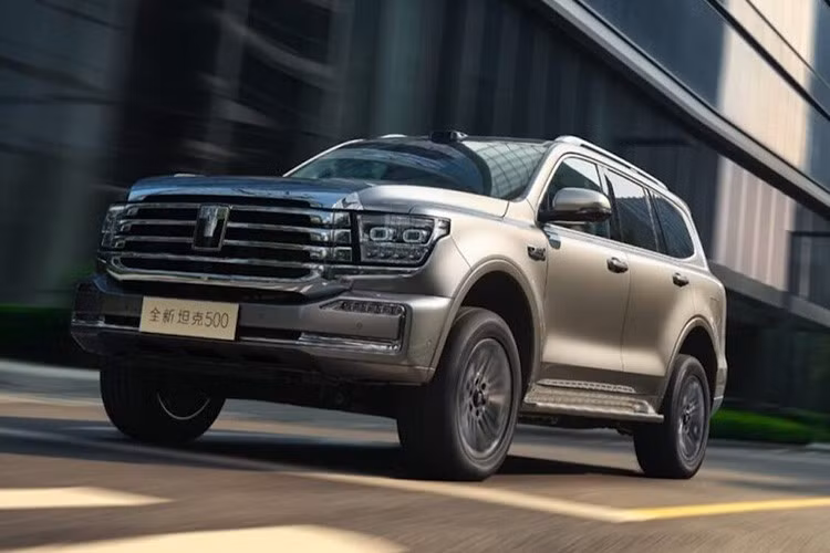 Bộ pin lithium ba thành phần 37,1kWh cung cấp phạm vi hoạt động hoàn toàn bằng điện lên đến 110km. Thời gian tăng tốc từ 0 đến 100 m/h là 6,9 giây, mức tiêu thụ nhiên liệu toàn phần theo chuẩn WLTC là 2,06 lít/100km và phạm vi hoạt động toàn phần theo chuẩn WLTC là 900km.