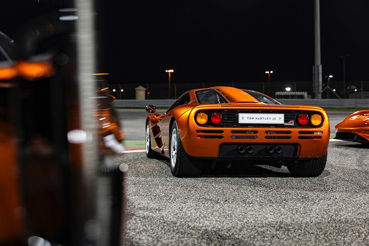 Những chiếc siêu xe McLaren được tuyển chọn qua nhiều thập kỷ bởi Ojjeh, bộ sưu tập trưng bày những chiếc xe mà ít người đam mê nào có thể tưởng tượng được việc được tận mắt chứng kiến, rất nhiều trong số chúng chưa từng lăn bánh, dù đã được bàn giao vài năm trước.