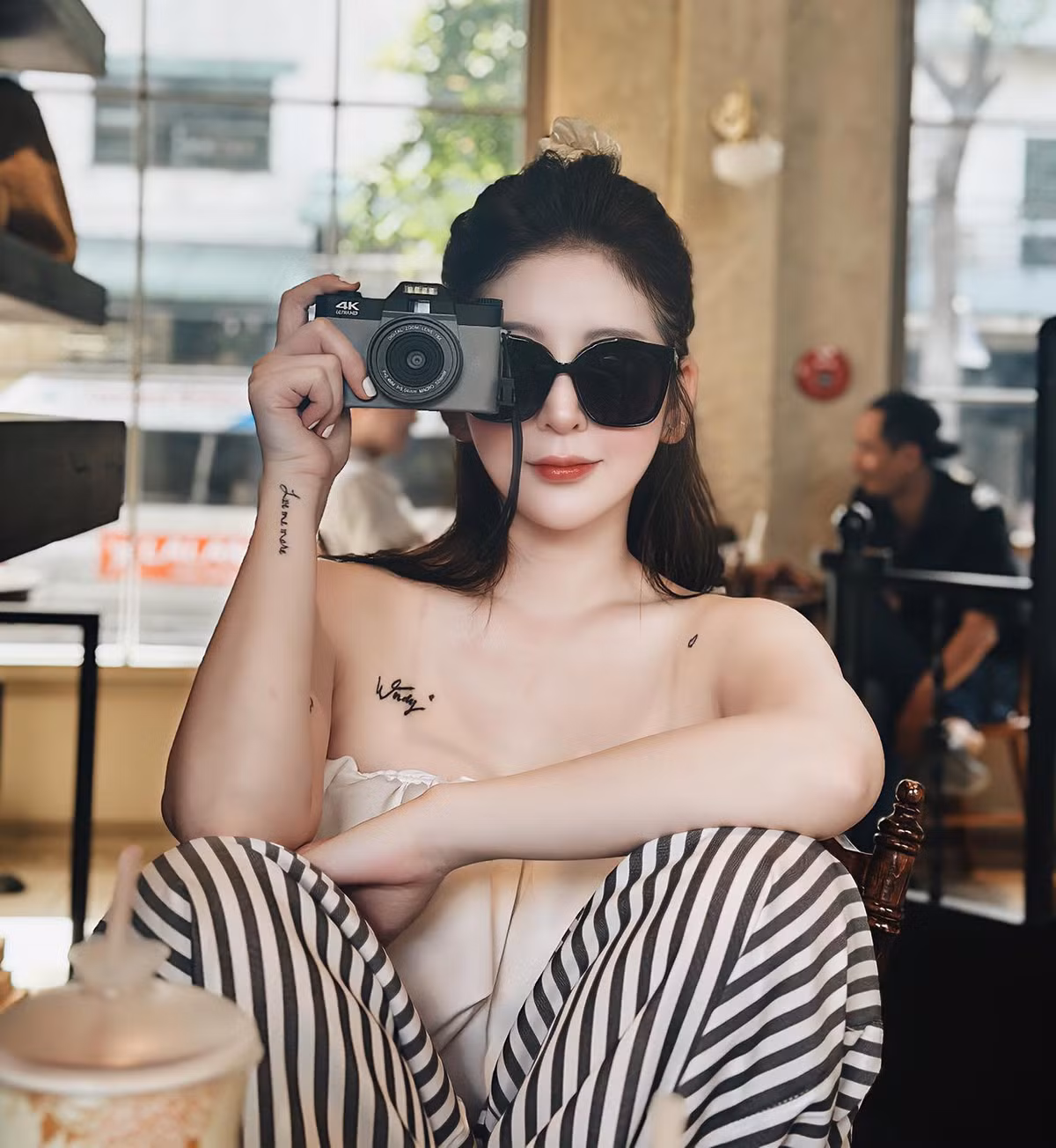 Những hình xăm này kết hợp cùng trang phục bơi, đã biến Wendy từ một hot girl xinh đẹp trở thành một cô nàng tràn đầy tự tin, dám thể hiện bản thân và không ngại phá bỏ những định kiến cũ.