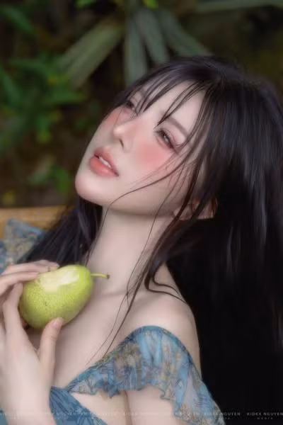 Lilly Luta (Nguyễn Thị Lượm) là cái tên đã quá quen thuộc với cộng đồng mạng Việt Nam, mới đây lại gây "bão" với bộ ảnh mới cực kỳ ấn tượng.