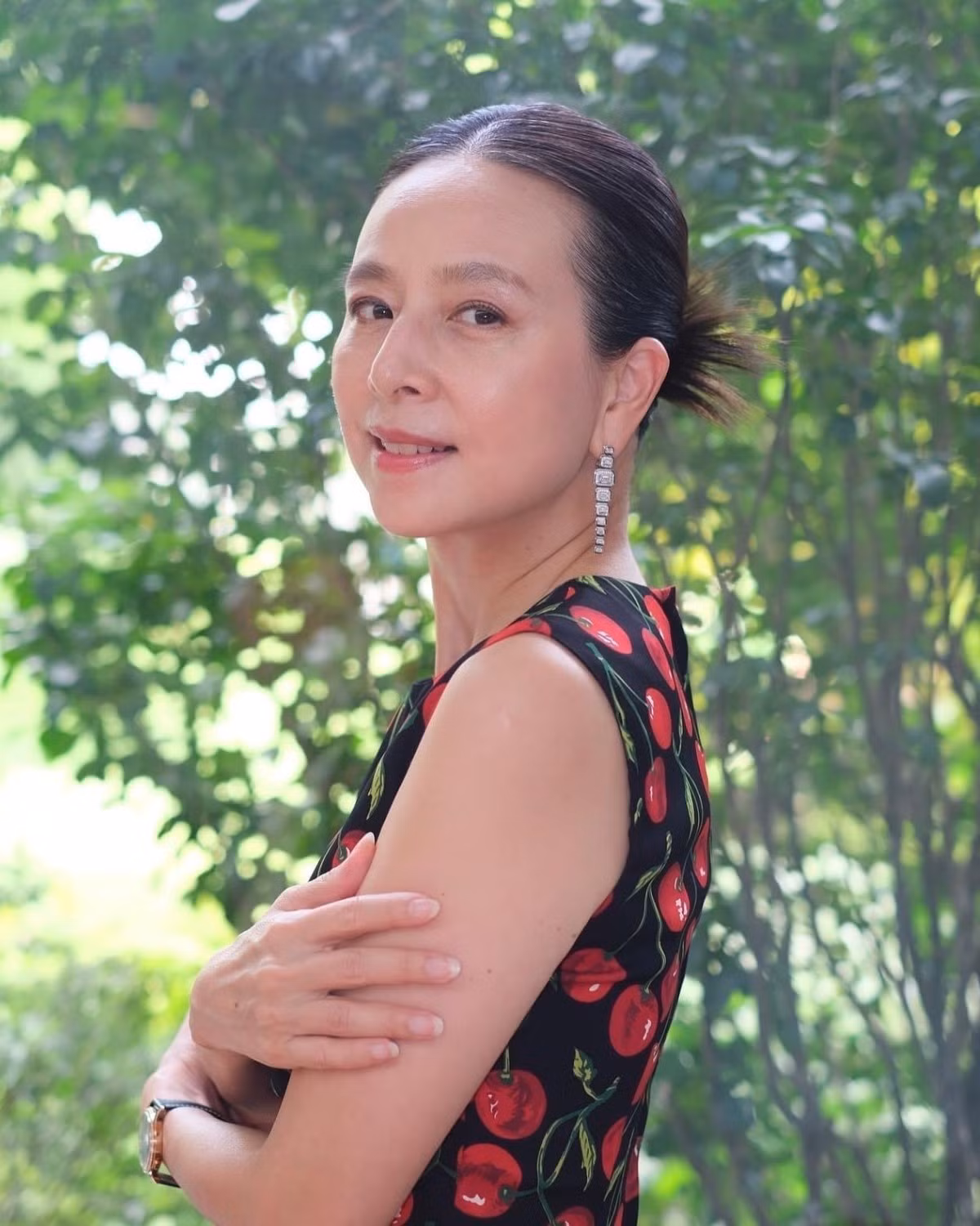 Chồng của Madam Pang là Đại tá cảnh sát - tiến sĩ, sinh năm 1960. Ông sở hữu tài sản khoảng 135 triệu baht, bao gồm tiền gửi tiết kiệm, tài sản đầu tư, đất đai, nhà cửa...