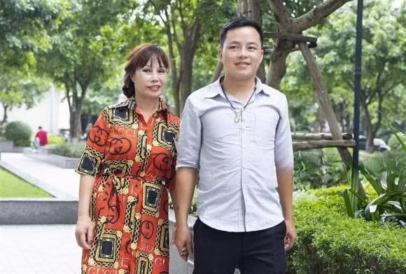 Năm 2018, lễ cưới của cô Lê Thị Thu Sao (sinh năm 1956) và anh Triệu Hoa Cương (sinh năm 1992) trở thành tâm điểm chú ý trên khắp các mặt báo.