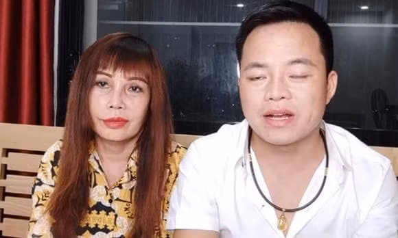 Nhiều năm sống chung, cặp đôi Thu Sao - Hoa Cương đã vẽ lên câu chuyện hạnh phúc đời thường khiến nhiều người ngưỡng mộ.