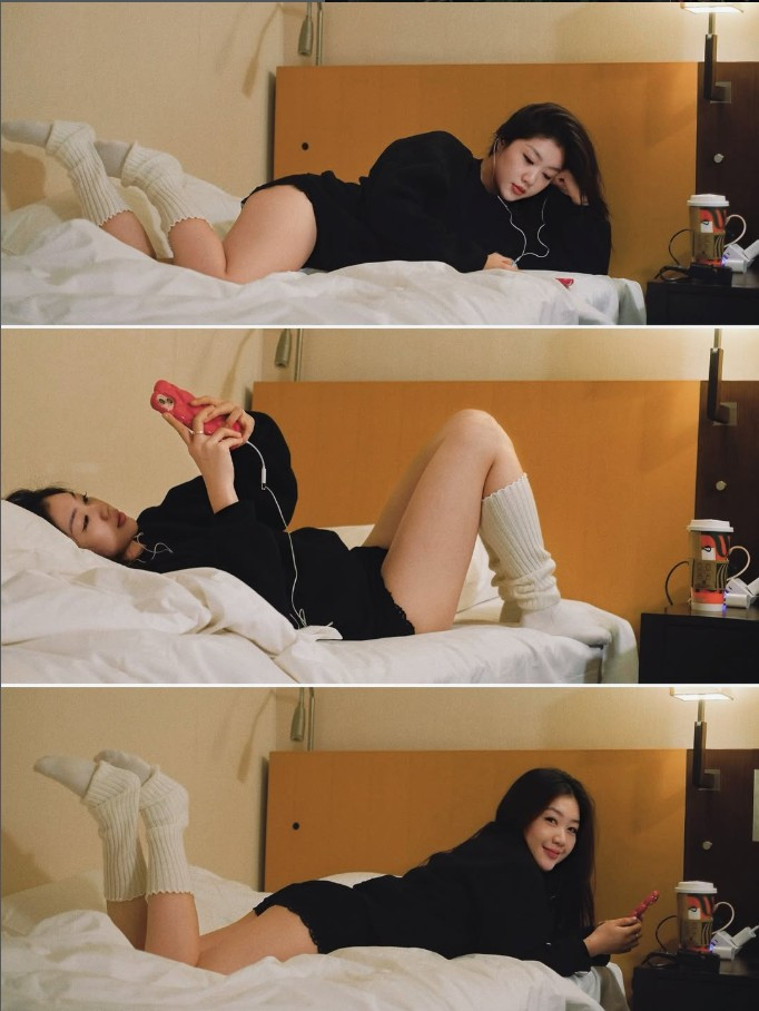 Trong những hình ảnh đời thường, Nam Phương thường chọn trang phục tối giản, gam màu trung tính, giúp tôn dáng và làm nổi bật khí chất nền nã.