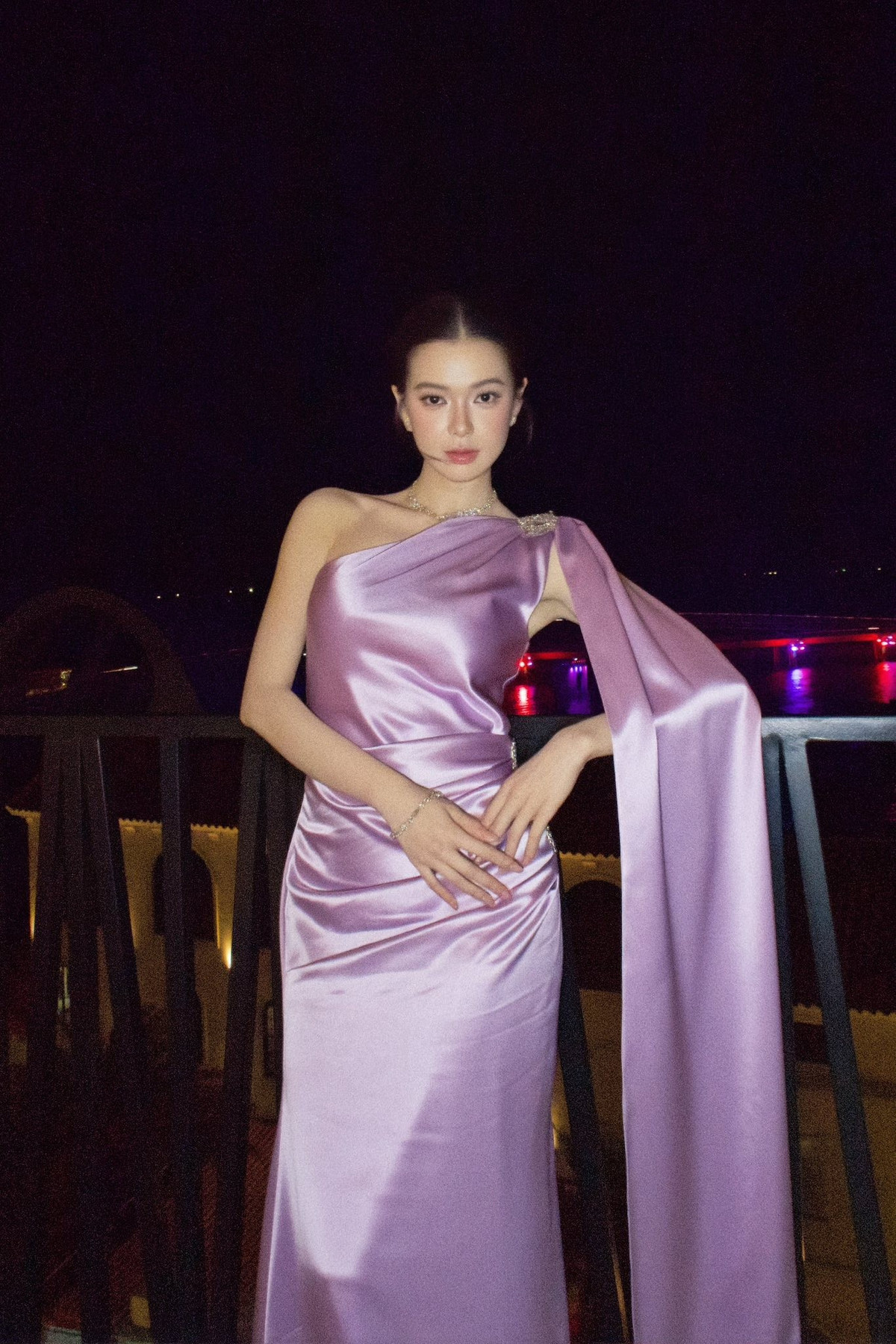 Được biết, Đỗ Yên Đan là gương mặt trẻ nhận được nhiều sự quan tâm trên mạng xã hội nhờ ngoại hình xinh xắn, phong cách thời trang đa dạng và hình ảnh trong sáng.