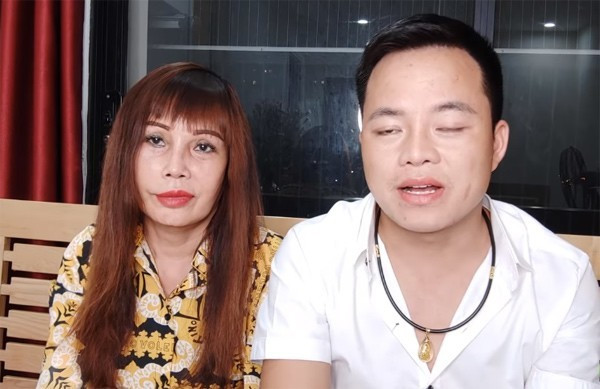 Sau đổ vỡ, cuộc sống của hai người rẽ sang những hướng khác nhau. Ở tuổi 70, Thu Sao vẫn duy trì công việc livestream bán đặc sản quê hương Cao Bằng. Bà cũng từng chia sẻ vẫn giữ mối quan hệ hòa nhã và trân trọng gia đình chồng cũ, cho thấy sự văn minh sau khi hôn nhân kết thúc. Về phía Hoa Cương, anh chọn cuộc sống kín tiếng hơn. Không còn xuất hiện dày đặc trên mạng xã hội như trước, anh hạn chế chia sẻ chuyện riêng tư và tập trung vào cuộc sống cá nhân.