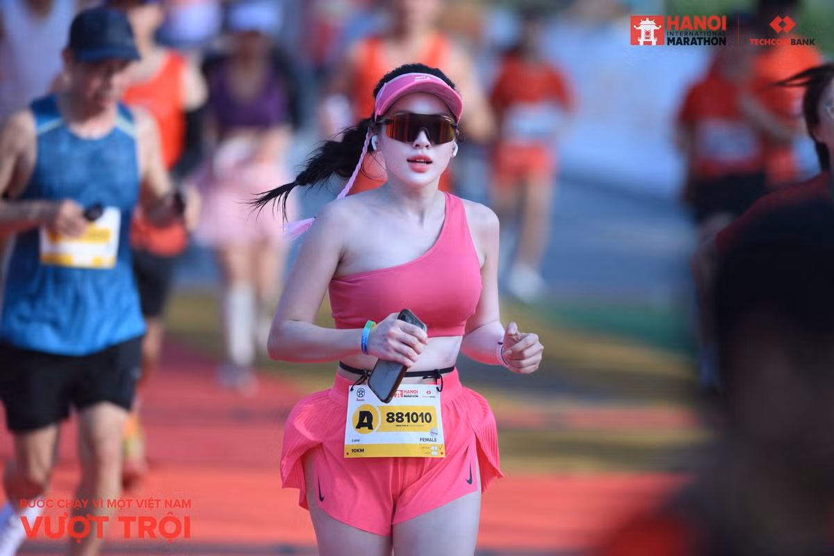 Kết quả đến sau 6 tháng luyện tập chăm chỉ của Loan là sức khỏe cải thiện rõ rệt, hệ tiêu hóa ổn định, vóc dáng săn chắc hơn và quan trọng nhất là có được nền tảng kiến thức thể thao vững chắc.