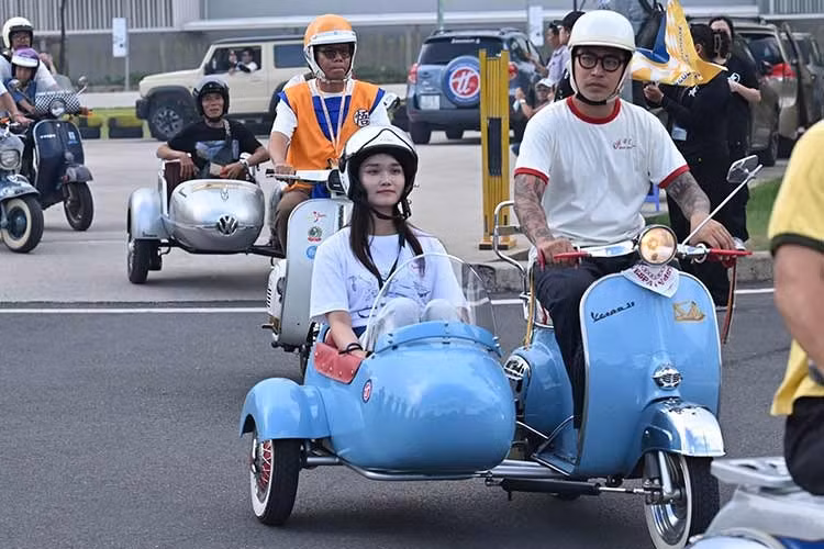 Âm nhạc cũng là một phần quan trọng của lễ hội. Theo thông tin từ ban tổ chức, chương trình có sự tham gia của NSƯT Cao Minh, ca sĩ Đàm Vĩnh Hưng, cùng các nhóm nhạc Sóc Band, SPG Band, Carmen theo phong cách Flamenco và Latin, bên cạnh nhóm Nhạc xưa Sài Gòn quy tụ nhiều nghệ sĩ, diễn viên, bác sĩ, nhà báo...