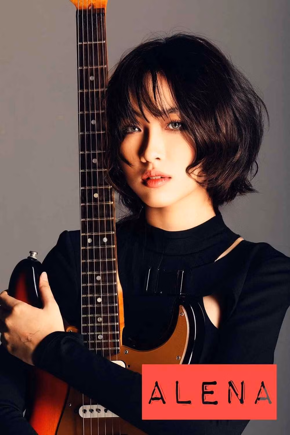 Ngày 12/8, Alena cũng vừa đón nhận tin vui khi đỗ vào Nhạc viện TP.HCM, chuyên ngành Lý luận – Sáng tác – Chỉ.