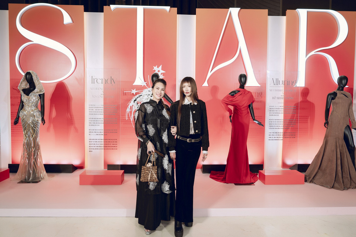 Trong dịp sinh nhật 18 tuổi của con gái, danh ca Jimmii Nguyễn đã tặng Alena chiếc trống điện tử phiên bản giới hạn mà anh đã dành nhiều thời gian tìm kiếm, đặt hàng từ Australia.