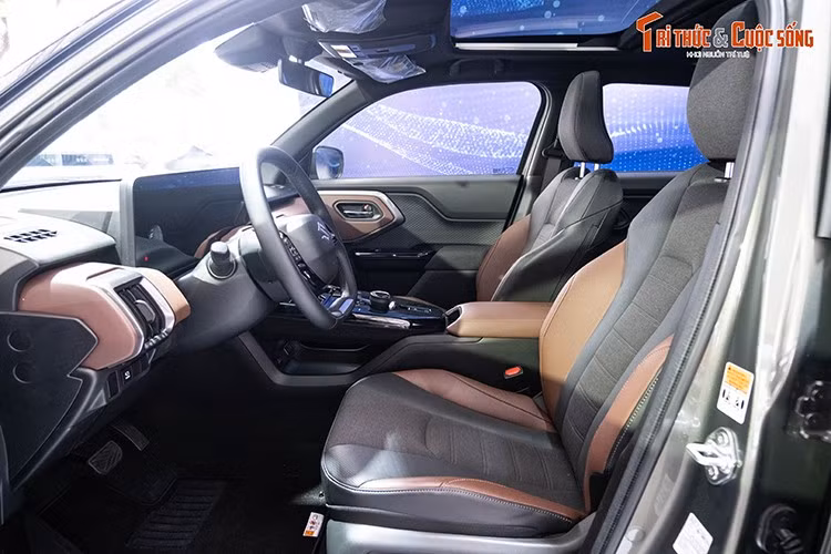 Phiên bản Suzuki e Vitara đang được trưng bày ở Việt Nam trang bị motor điện sản sinh công suất tối đa 171,7 mã lực, mô-men xoắn cực đại 193 Nm. Xe tăng tốc 0-100 km/h trong 8,7 giây.