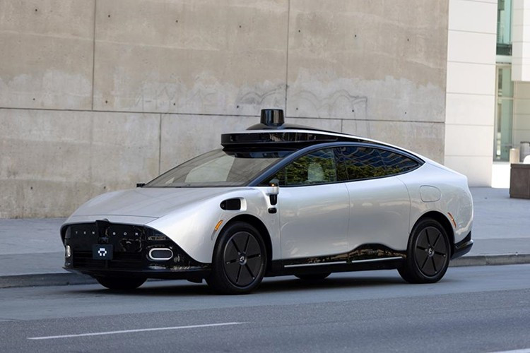 Hiện tại, các chi tiết kỹ thuật cuối cùng về Robocar chưa được tiết lộ. Tuy nhiên, các buổi trình diễn đầu tiên đã cho thấy sự kết hợp ấn tượng giữa khả năng nhận thức nhờ AI, thuật toán lái thích ứng và thiết kế hướng đến người dùng. Dự kiến việc bàn giao sản phẩm bắt đầu vào nửa cuối năm 2026.