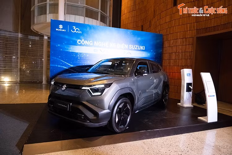 Hiện hãng Suzuki chưa có kế hoạch phân phối e Vitara ở thị trường Việt Nam. Thị trường Đông Nam Á đầu tiên đón nhận mẫu SUV điện này sẽ là Thái Lan và Indonesia sẽ là đầu năm 2026.