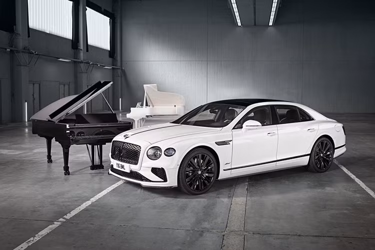 Mức giá xe Bentley Flying Spur Speed đặc biệt này chưa công bố, nhưng nó sẽ cùng hai cây piano grand Steinway Ultra Black và Ultra White sẽ lưu diễn tại châu Âu cho một loạt buổi hòa nhạc dành cho khách hàng chung của thương hiệu.
