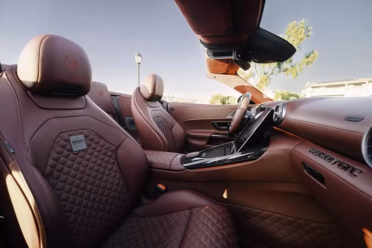 Rocket GTC thực chất là phiên bản convertible của chiếc "shooting brake" của Mercedes-AMG SL 63 S Performance, nhưng lần này phần mui đã bị loại bỏ hoàn toàn.