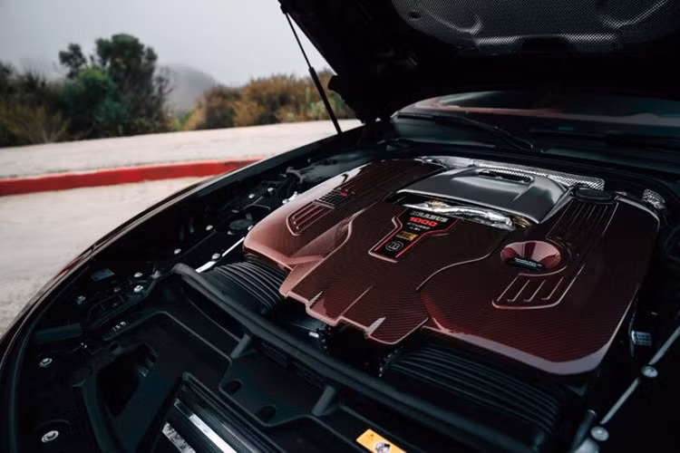 Sáng tạo mới nhất này cũng củng cố di sản Rocket lâu đời của Brabus - một dòng xe khởi đầu với những mẫu xe tốc độ kinh hoàng như Rocket và phát triển qua nhiều phiên bản GT và coupe khác nhau. Mỗi thế hệ đều vượt qua những giới hạn về tốc độ, kỹ thuật và hiệu ứng hình ảnh.