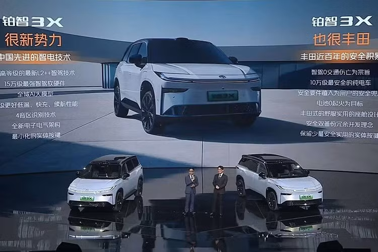 Sau khi Toyota bZ3X đạt doanh số hơn 33.000 xe, GAC bất ngờ công bố mẫu Aion i60 phát triển từ cùng nền tảng. Mẫu SUV cỡ nhỏ này sẽ ra mắt tháng 11/2025 với hai tùy chọn BEV và PHEV, thiết kế tinh chỉnh và giá bán dễ tiếp cận hơn.