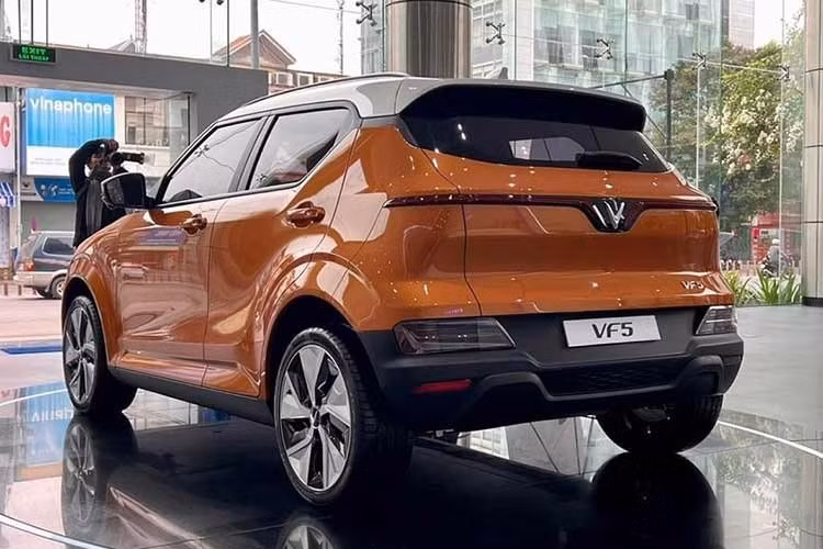 Các lựa chọn trải rộng từ xe mini phục vụ nhu cầu di chuyển trong đô thị đến SUV cỡ nhỏ có phạm vi hoạt động dài hơn. Trong bối cảnh chi phí nhiên liệu tăng và xu hướng điện hóa phương tiện ngày càng rõ, nhóm xe này được dự báo sẽ tiếp tục thu hút sự quan tâm của người tiêu dùng.