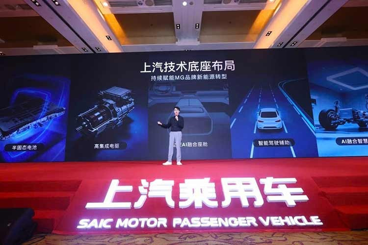 Chưa hết, MG 4X còn sử dụng phần cứng phát triển cùng Horizon Robotics để phục vụ các hệ thống hỗ trợ lái. Xe được trang bị hệ thống hỗ trợ lái trên cao tốc dựa trên định vị (NOA) và chức năng đỗ xe tự động. Hãng cho biết các hệ thống này sẽ mang lại trải nghiệm tốt nhất trong phân khúc giá.