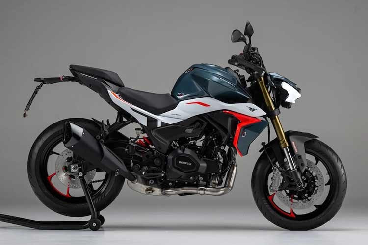 Đi kèm đó là bộ vành hợp kim nhôm 17 inch và lốp Pirelli Angel GT II. Đồng thời xe cũng được trang bị hệ thống kiểm soát lực kéo (TCS) tiêu chuẩn, có thể tắt theo nhu cầu, cùng ABS tùy chỉnh.