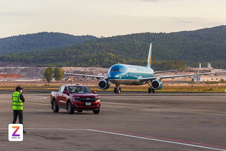 Không chỉ hấp dẫn bởi thiên nhiên, Phú Quốc còn ghi dấu ấn với hệ sinh thái nghỉ dưỡng - giải trí đạt chuẩn quốc tế. Cùng chính sách miễn thị thực 30 ngày khiến đảo ngọc càng trở nên hấp dẫn đối với du khách quốc tế.