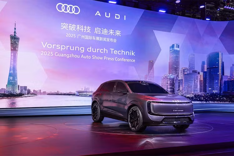Mẫu xe SUV điện hoàn toàn mới mang tên AUDI E SUV, thuộc thương hiệu con AUDI chuyên biệt cho thị trường này. Mẫu concept vừa được công bố là tiền đề cho phiên bản thương mại sẽ chính thức ra mắt vào năm 2026 và được sản xuất bởi đối tác liên doanh SAIC.