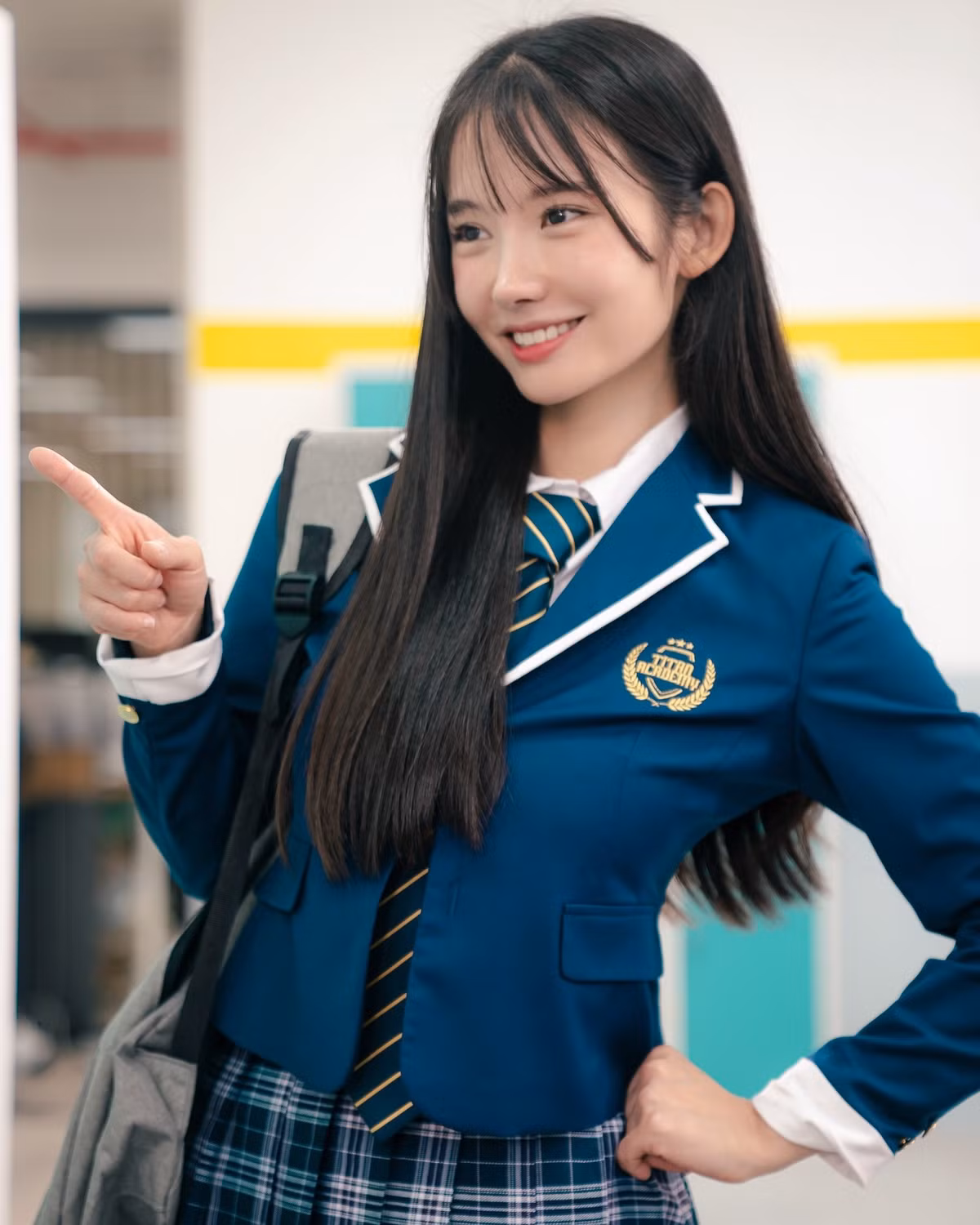 Một luồng ý kiến khác lại cho rằng sự khác biệt này là bình thường, bởi bất kỳ ai khi không có ánh sáng, filter hay chỉnh sửa hậu kỳ đều khó có thể duy trì vẻ ngoài hoàn hảo tuyệt đối.