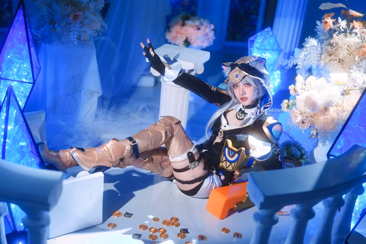 Roroki được fan Việt đặt biệt danh là "bản sao Sơn Tùng" vì vẻ ngoài có nhiều nét giống nam ca sĩ.