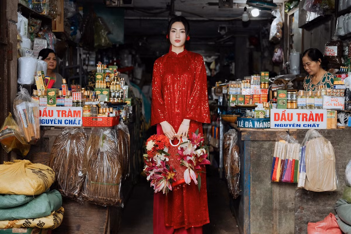 Phụ công quê Phú Thọ sở hữu chiều cao 1m77 cùng lối đánh thông minh, là nhân tố quan trọng của câu lạc bộ Binh chủng Thông tin - Trường tươi Bình Phước.