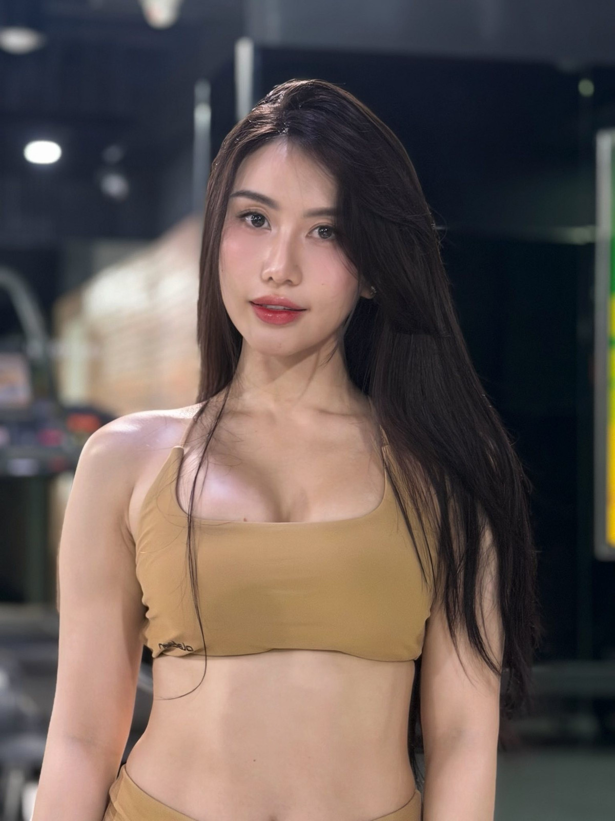 Dường như, lúc nào xuất hiện thì CĐM cũng có thể thấy được sự khỏe khoắn của Trang Lê. Cũng bởi vậy mà bất cứ động thái gì, nữ gymer đều dễ dàng thu hút sự quan tâm và viral nhanh chóng.