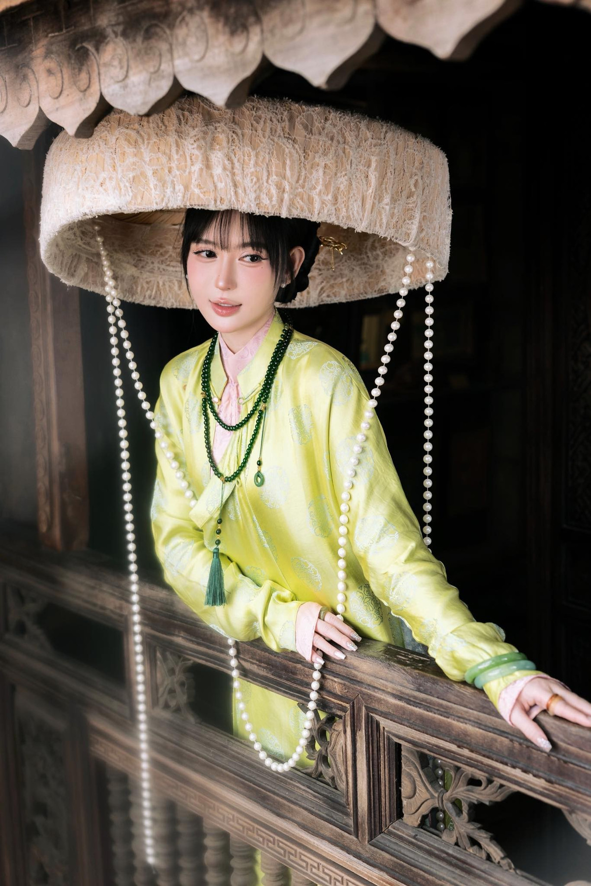 View - Con dâu “ông trùm điện tử Sài Gòn” diện áo dài tôn trọn khí chất nền nã | Báo Tri thức và Cuộc sống - TIN TỨC PHỔ BIẾN KIẾN THỨC 24H