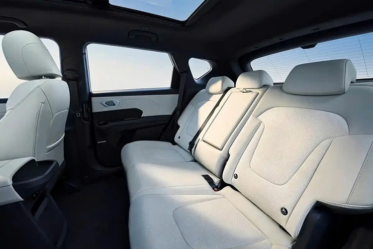 View - Hyundai hé lộ SUV điện giá rẻ hơn 500 triệu, chạy tới 700km/sạc | Báo Tri thức và Cuộc sống - TIN TỨC PHỔ BIẾN KIẾN THỨC 24H