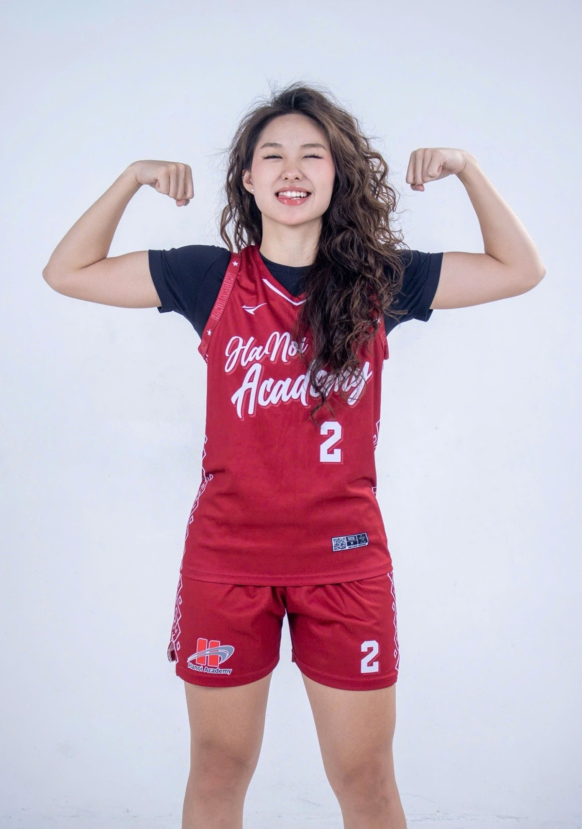 Ngoài bóng rổ, Huệ Anh còn tham gia nhiều môn khác như chạy, bơi, aerobic… và từng đạt một số thành tích thể thao đáng nể ở trường.