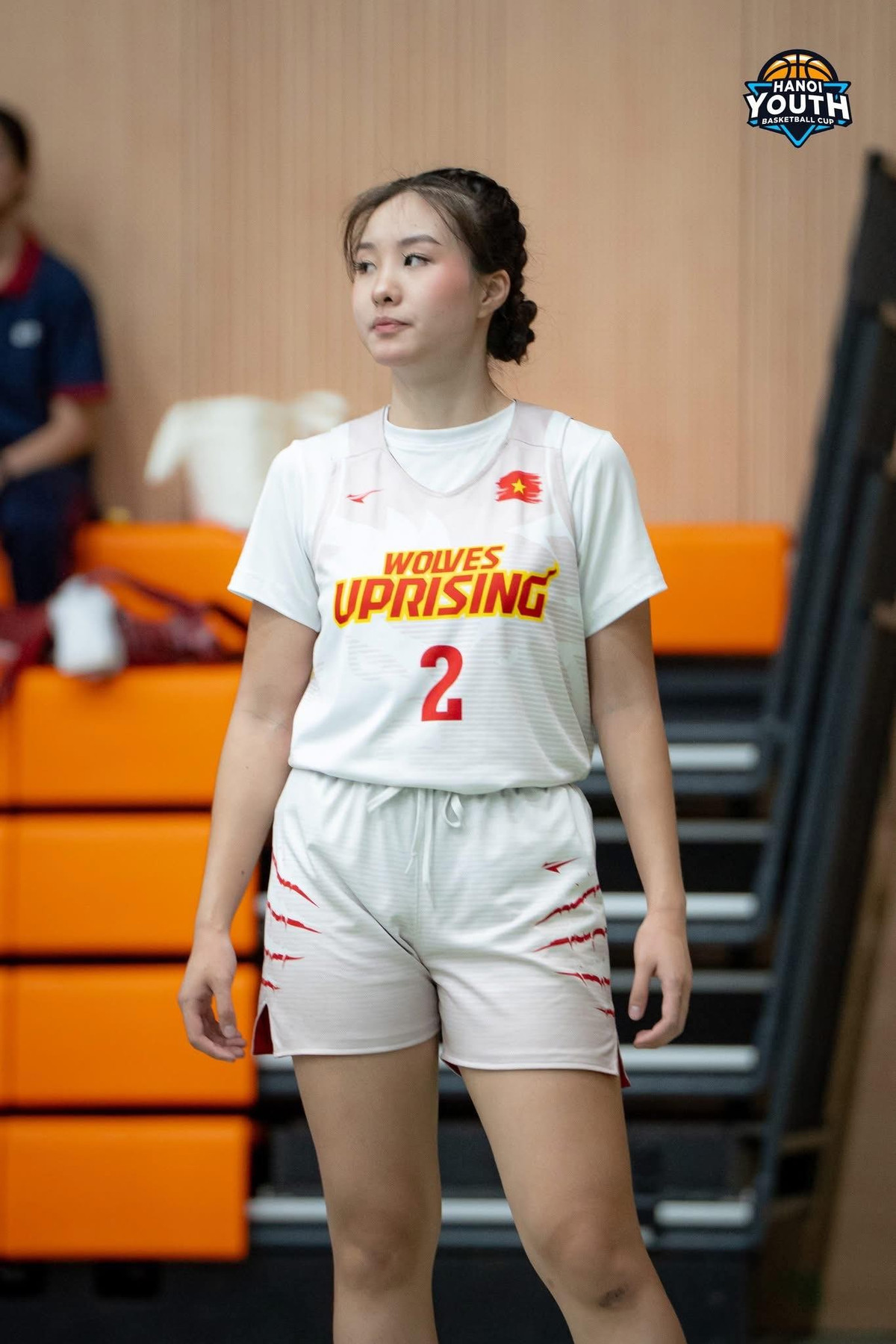 Trong cuộc sống hàng ngày, Huệ Anh có phong cách thời trang đa dạng, lúc gợi cảm, khi cá tính, thể thao.