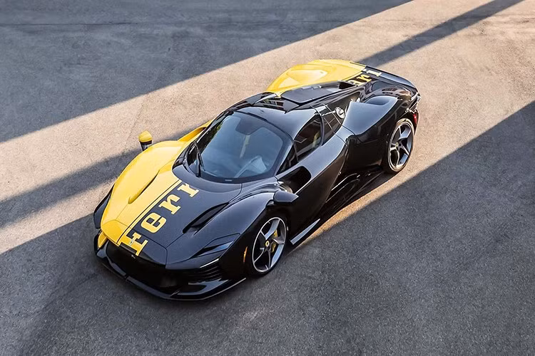 Để dễ hình dung, nó chỉ kém chiếc Ferrari 275 GTB/C Speciale huyền thoại năm 1964, được bán với giá 26,4 triệu đô la vào năm 2014, 400.000 đô la. Mọi chiếc xe xếp trên nó trong danh sách đều là xe cổ điển. Daytona SP3 599+1 là chiếc Ferrari hiện đại đầu tiên lọt vào bảng xếp hạng danh giá này.